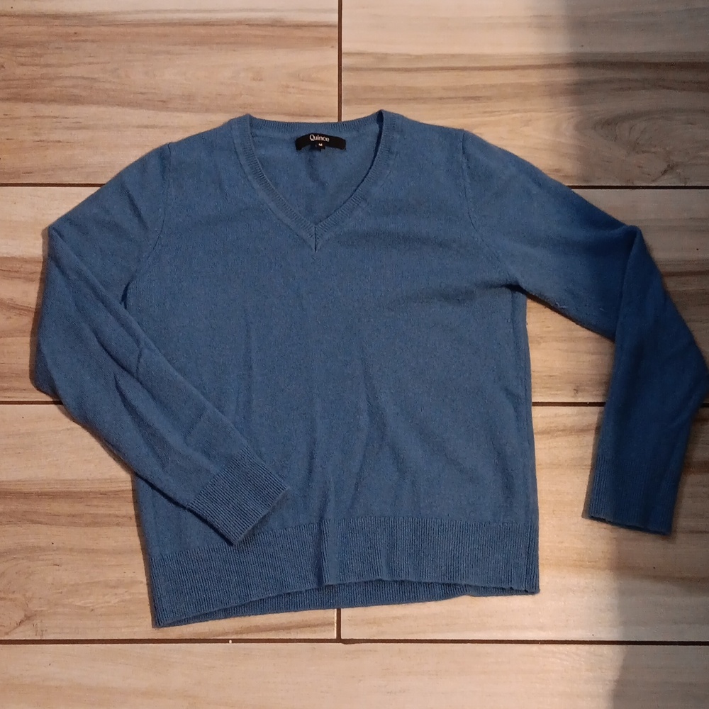 Quince Cashmere V-Neck Sweater